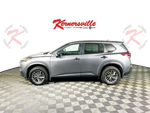 Used 2021 Nissan Rogue S image 4