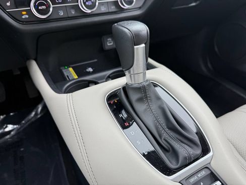 Used 2025 Honda HR-V EX-L image 15