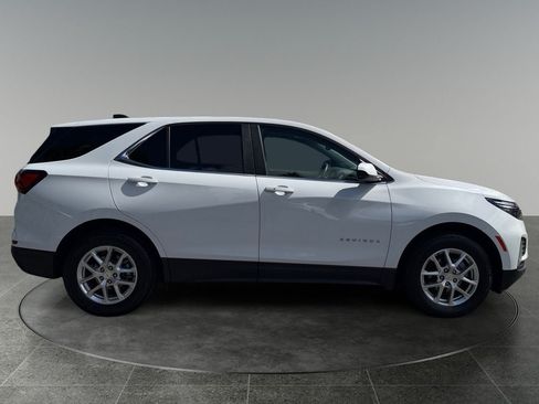 Used 2023 Chevrolet Equinox LT w/ Driver Convenience Package AWD/4WD image 9