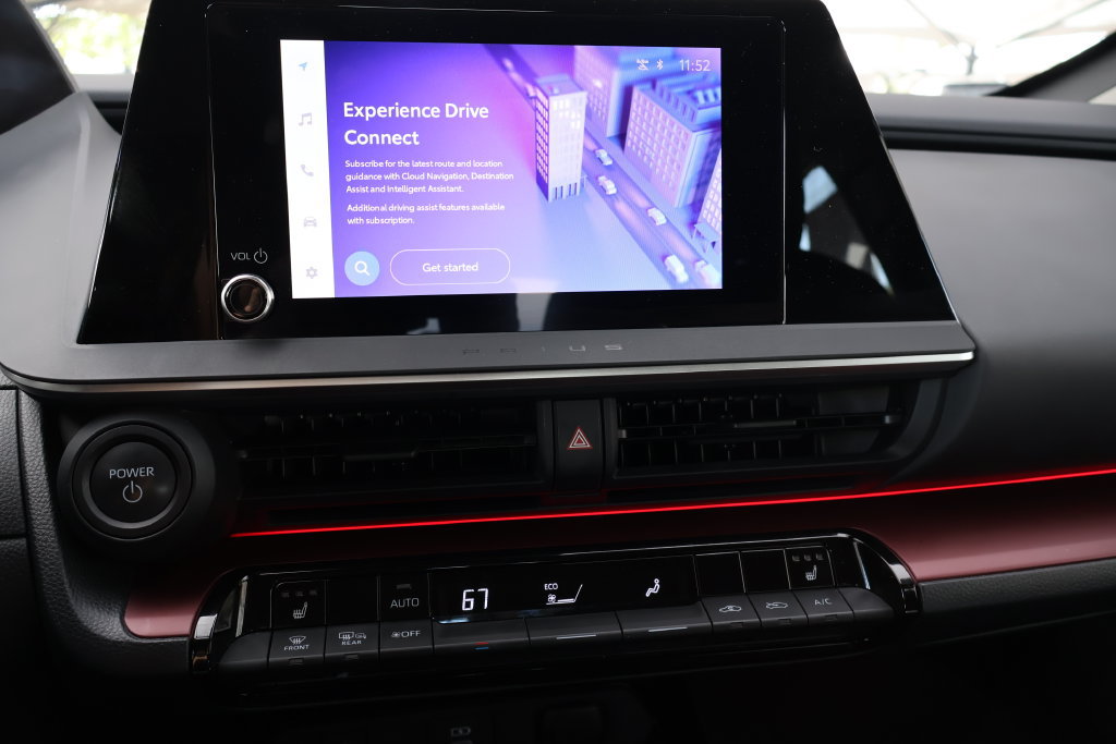 Certified 2024 Toyota Prius Prime FWD image 5