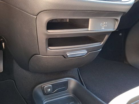 New 2027 Chrysler Pacifica LX FWD image 12