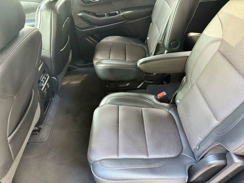 Used 2022 Chevrolet Traverse High Country image 24