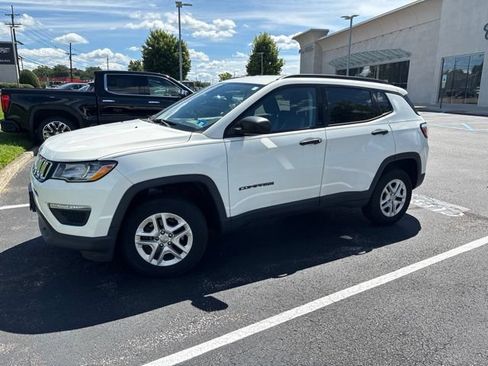Used 2018 Jeep Compass Sport AWD/4WD image 1