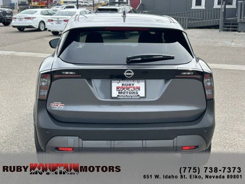 Used 2025 Nissan Kicks SV FWD image 6