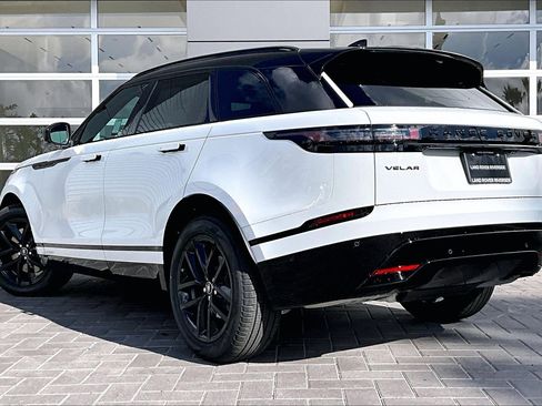 New 2026 Land Rover Range Rover Velar Dynamic SE image 3