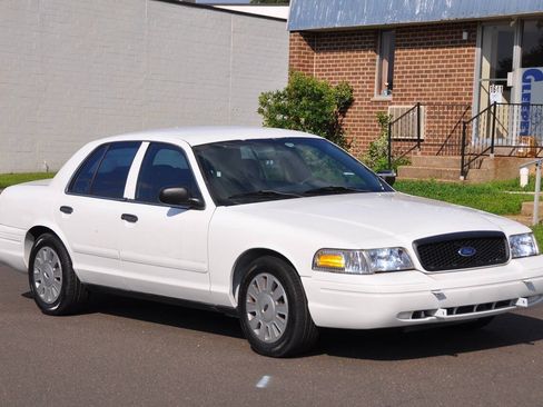 Used 2006 Ford Crown Victoria Police Interceptor RWD image 4
