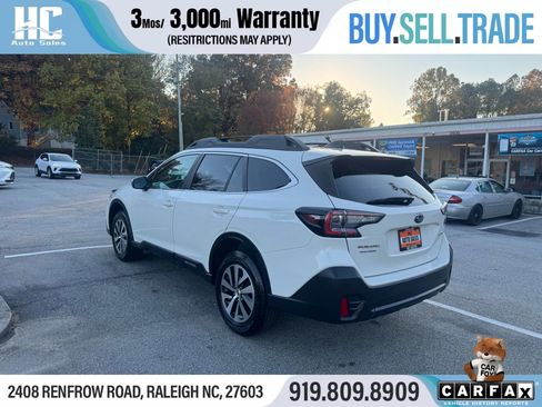 Used 2022 Subaru Outback Premium image 3