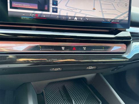 Certified 2025 BMW i5 xDrive40 w/ Premium Package image 13