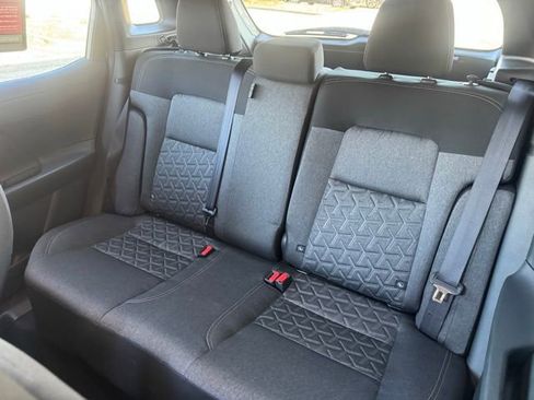 Certified 2025 Nissan Kicks SV image 21