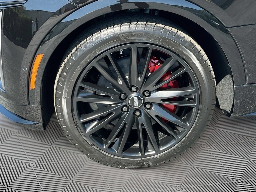 New 2026 Cadillac Lyriq V AWD/4WD image 32