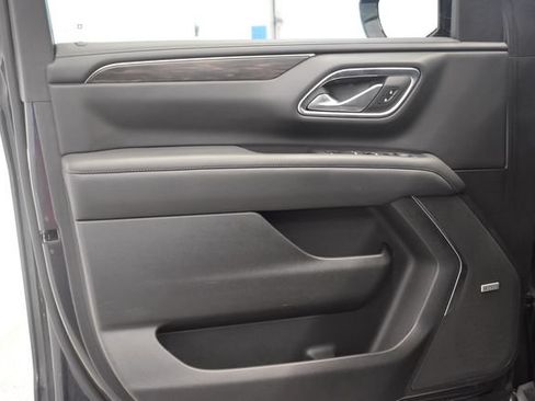 Used 2024 Chevrolet Tahoe Z71 w/ Luxury Package AWD/4WD image 20