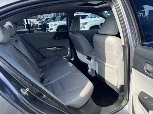 Used 2016 Honda Accord Touring image 30