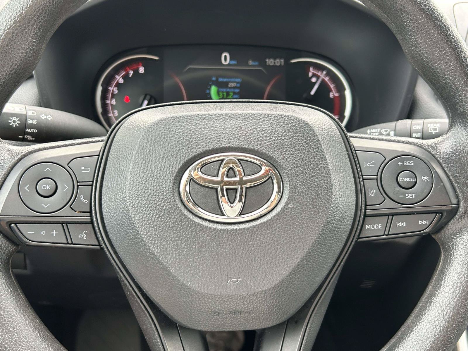Used 2025 Toyota RAV4 XLE FWD image 24