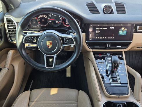 Used 2021 Porsche Cayenne AWD/4WD image 25