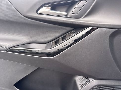 New 2026 Chevrolet Equinox LT w/ Convenience Package II FWD image 16
