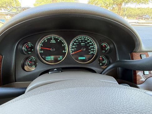 Used 2013 GMC Yukon XL SLT w/ Texas Edition image 25