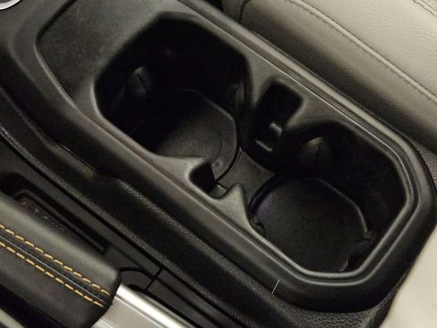 Used 2022 Jeep Wrangler Unlimited Sahara image 16