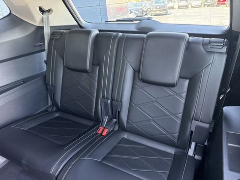Used 2024 Volkswagen Atlas SE FWD image 6