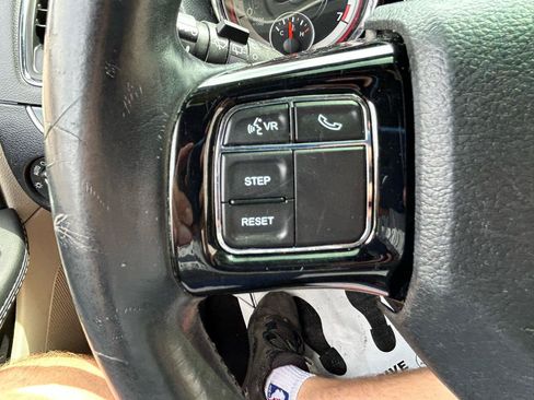Used 2018 Dodge Grand Caravan SXT FWD image 17