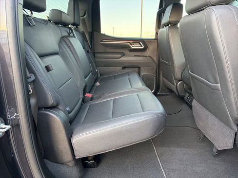 Used 2025 GMC Sierra 1500 SLT image 28