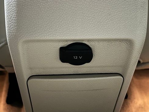 Used 2009 Volkswagen Eos Lux FWD image 9