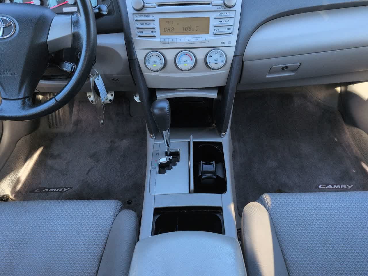 Used 2011 Toyota Camry SE w/ SE Extra-Value Pkg #1 FWD image 18