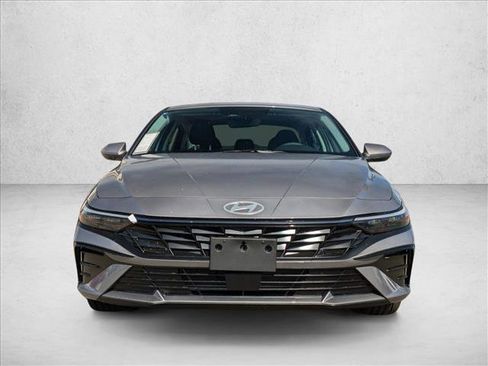 New 2025 Hyundai Elantra SEL image 6