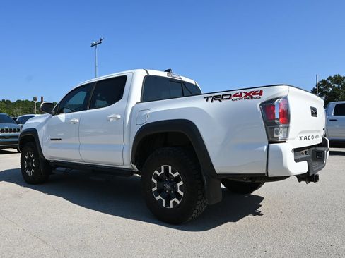 Used 2021 Toyota Tacoma TRD Off-Road w/ Technology Package AWD/4WD image 2