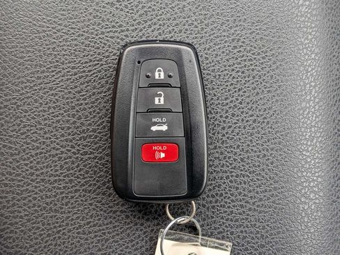 Used 2023 Toyota Camry SE w/ Cold Weather Package FWD image 32