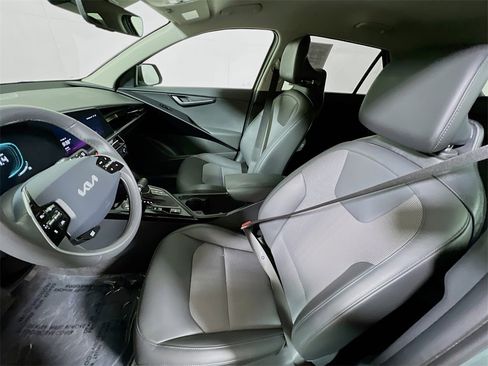 Used 2025 Kia Niro EX image 19