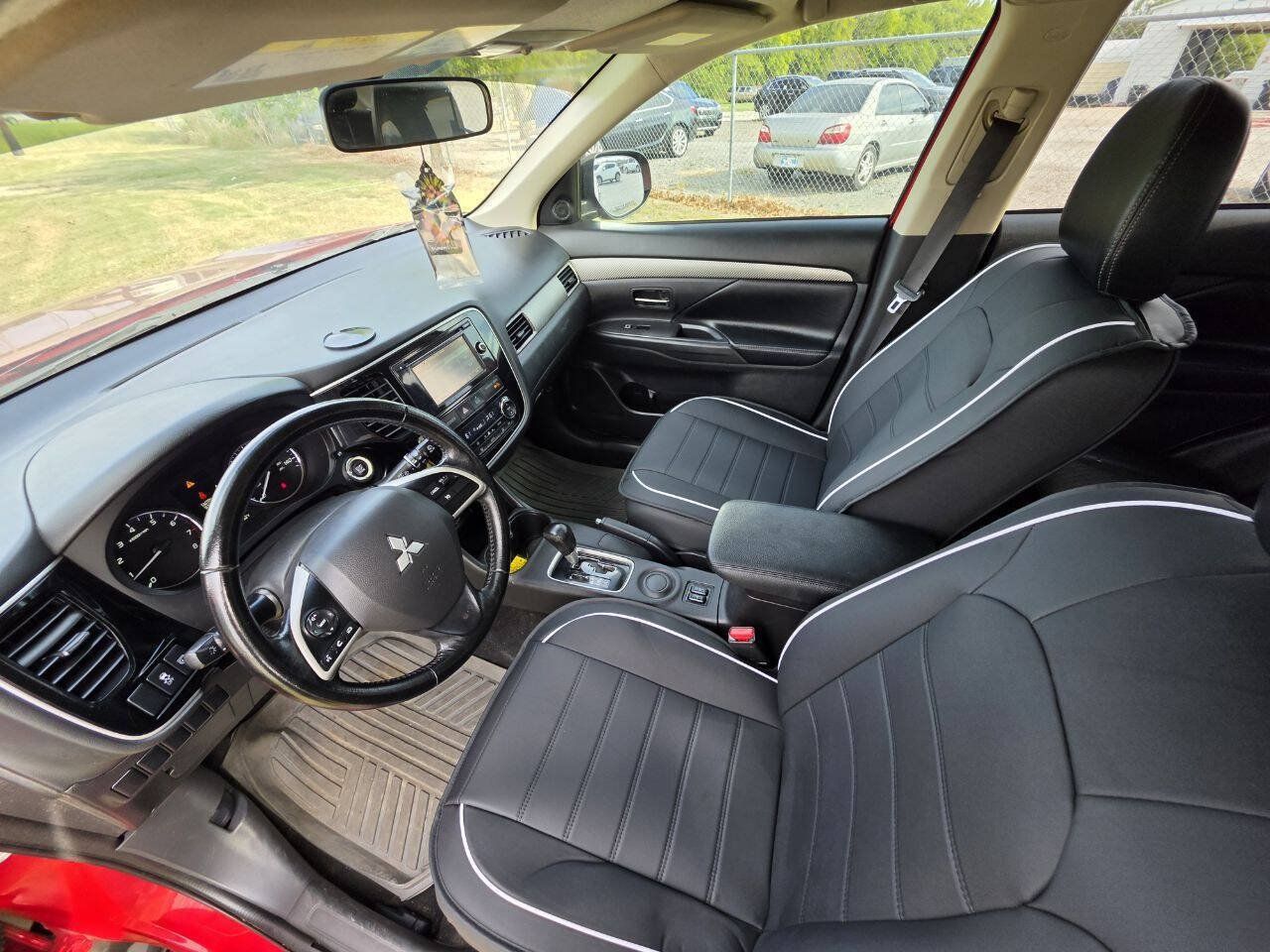Used 2015 Mitsubishi Outlander SE FWD image 3