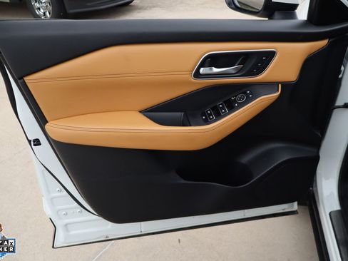 Used 2023 Nissan Rogue Platinum w/ Platinum Premium Package FWD image 11