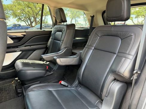 Used 2022 Lincoln Aviator Reserve w/ Equipment Group 201A AWD/4WD image 16
