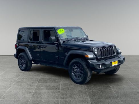 Used 2024 Jeep Wrangler Unlimited Sport AWD/4WD image 7