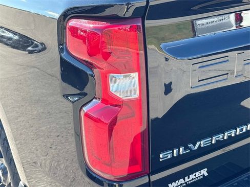 Used 2019 Chevrolet Silverado 1500 High Country image 12