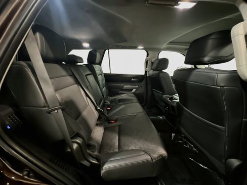 Used 2024 Toyota Sequoia SR5 w/ SR5 Premium Package AWD/4WD image 20