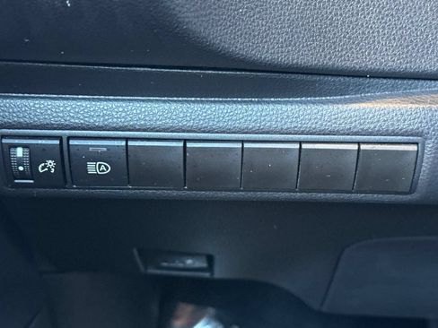 Used 2025 Toyota Corolla SE FWD image 31