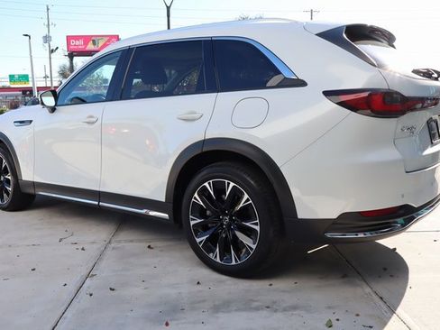 Used 2024 MAZDA CX-90 Plug-In Hybrid w/ Premium Pkg image 6