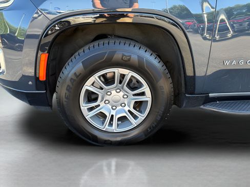 Used 2023 Jeep Wagoneer 4WD image 29