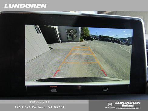 Used 2023 GMC Yukon XL AT4 AWD/4WD image 32