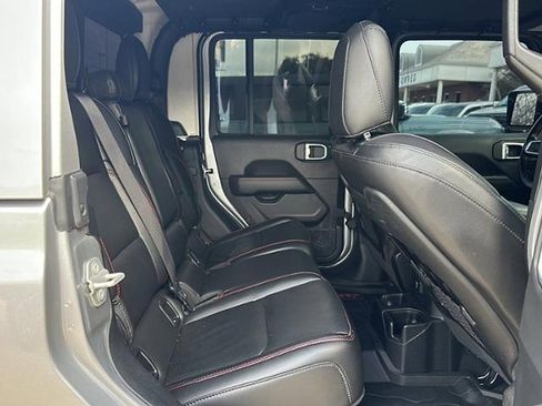 Used 2021 Jeep Gladiator Rubicon image 9