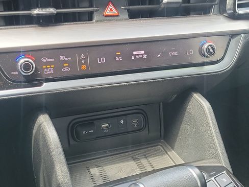 Certified 2023 Kia Sportage EX FWD image 28