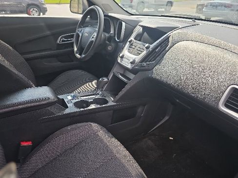 Used 2017 Chevrolet Equinox LS AWD/4WD image 9