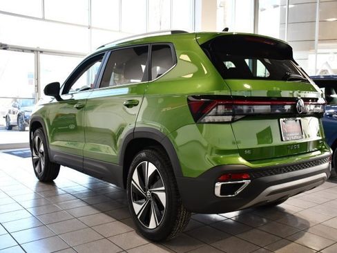 New 2026 Volkswagen Taos SE image 4