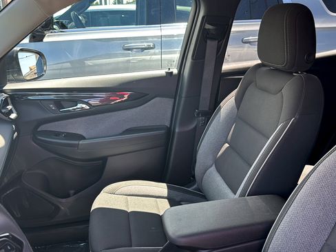 Used 2024 Chevrolet TrailBlazer LS w/ LS Convenience Package FWD image 8