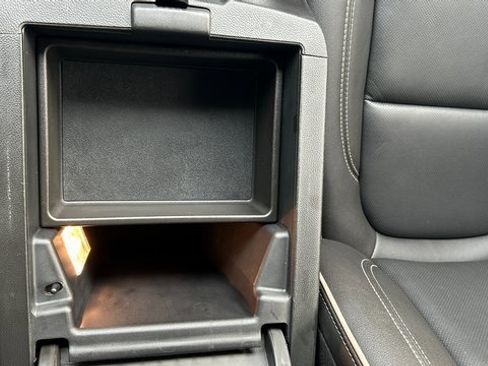 Certified 2023 Chevrolet Traverse Premier w/ Redline Edition image 32