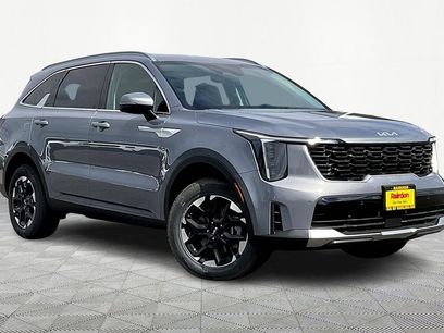 New 2025 Kia Sorento S