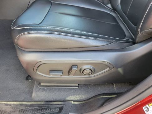 Used 2024 Jeep Grand Cherokee Limited w/ Black Appearance Package image 16