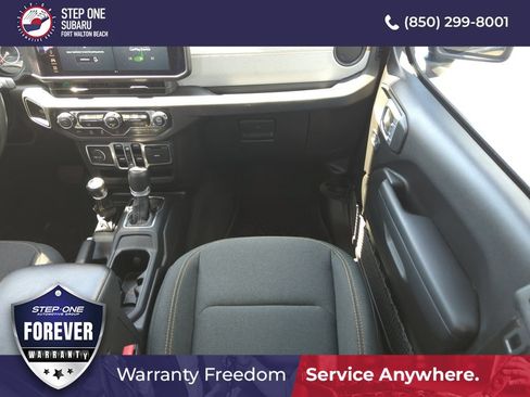 Used 2025 Jeep Gladiator Sport AWD/4WD image 16