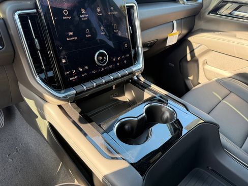 New 2026 GMC Yukon XL Elevation w/ Elevation Premium Package image 13